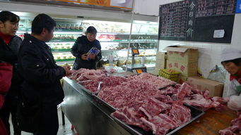 华宁组织节前商贸流通食品市场质量安全检查 筑牢食品流通安全防线